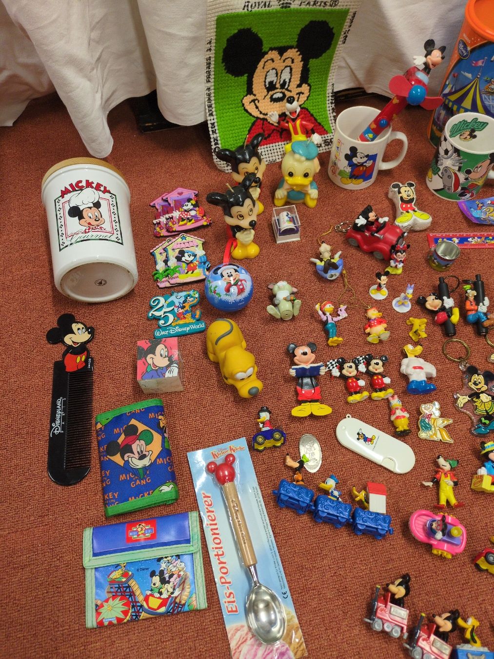 Disney Tutte le decorazioni: Mickey Maus Riesen Sammlung 1/3 – Usato da Meilen venduto da Frensch7 1