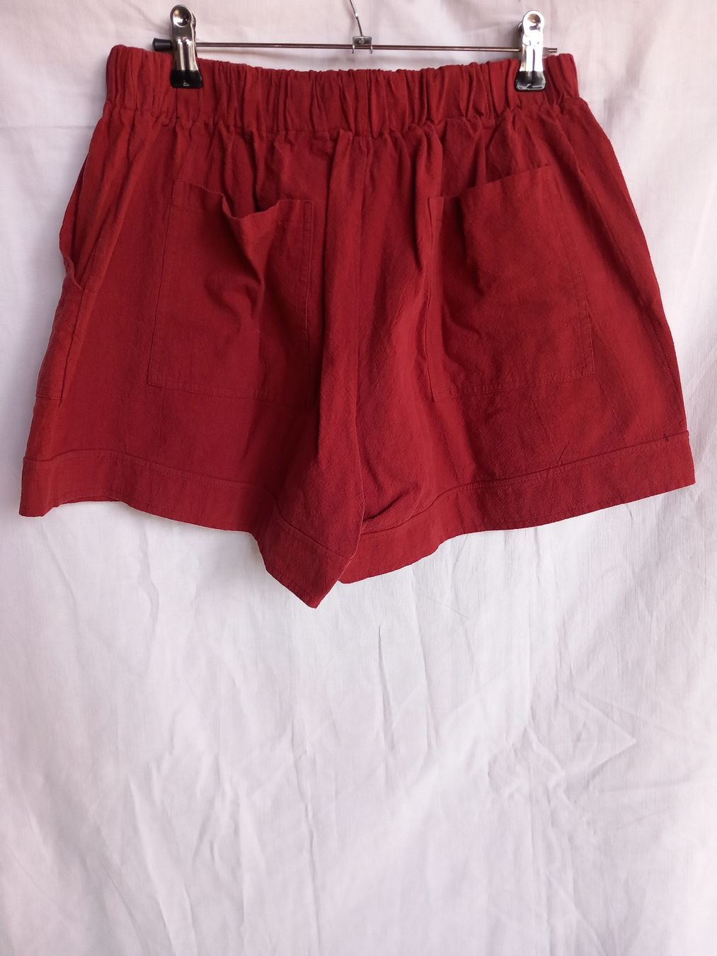 Hosen: Short rouge en 100% coton – Gebraucht aus Faoug von per_kp6r 1