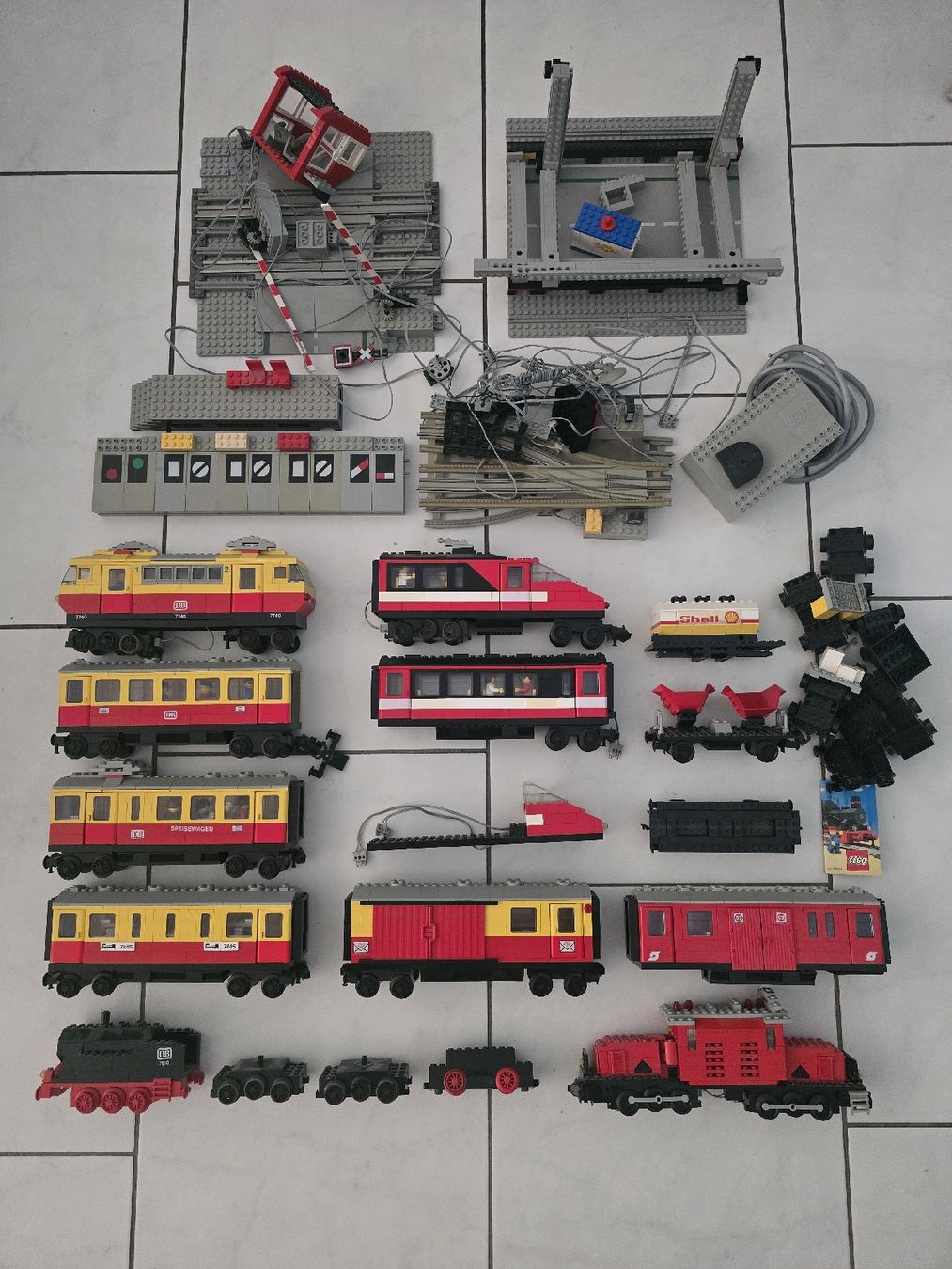 Lego Kit di costruzioni: Riesiges Lego Konvolut 12 Volt Eisenbahn/ Stadtleben – Usato da Weiach venduto da KissGearSwiss96