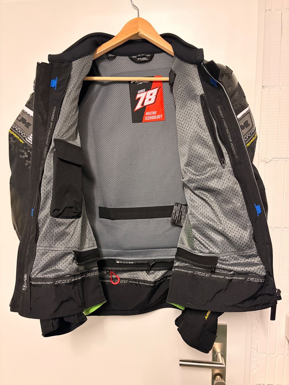 Giacche: Praktisch neue Motorradjacke/Hose/Nierengurt/ Handschuhe – Nuovo (secondo la descrizione) da Bronschhofen venduto da hobbykatz 1