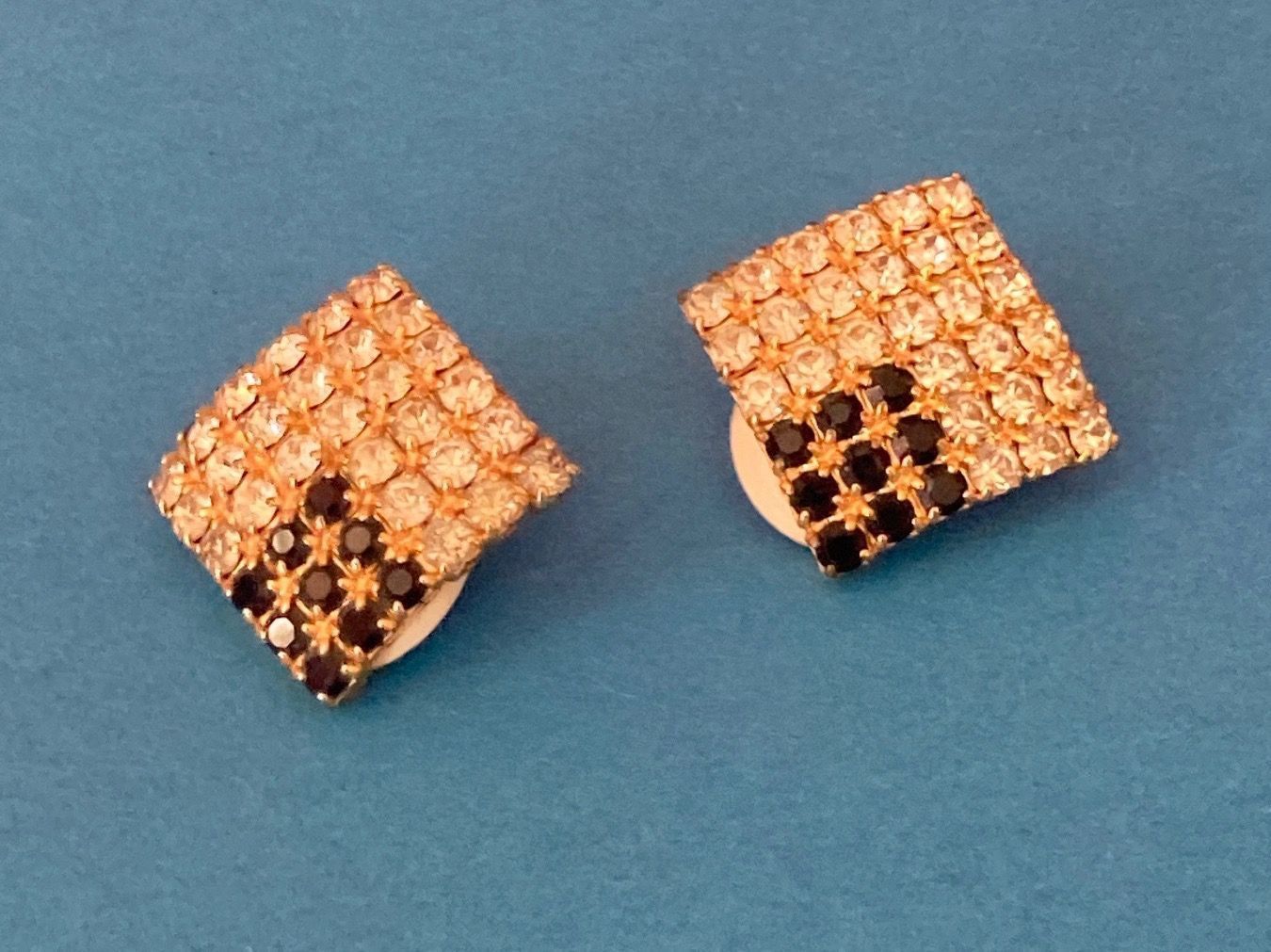 Ohrringe & -stecker: Quadratische Ohrringe Schwarz und weiß – Gebraucht aus Laufen von Trendmarket 1