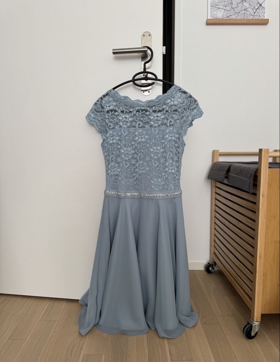 Vestiti: Spitzenkleid von Swing – Nuovo (secondo la descrizione) da Laufen venduto da AnnaBlunschi