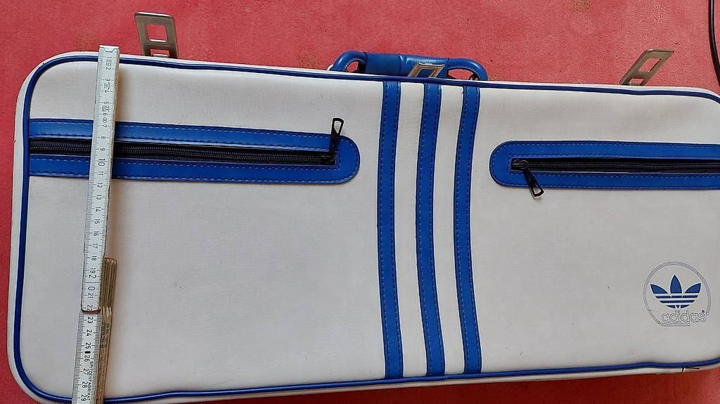 Kult-Tenniskoffer von Adidas aus den 1970er Jahren (Gebraucht) in
