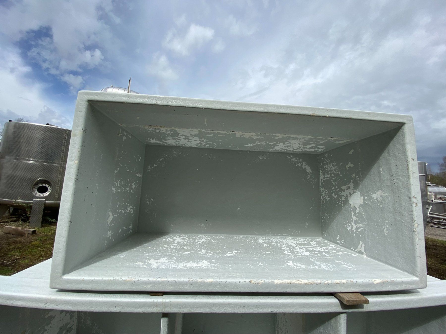 Contenitori & Simili: Kunststoffstande GFK - 2000 Liter – Usato da Appenzell venduto da OcclineGmbH 1