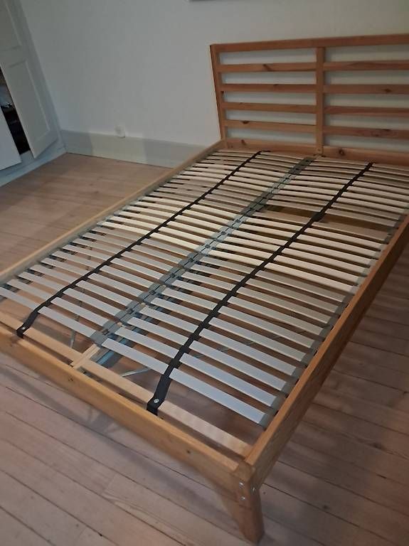Letti: Bett mit Lattenrost – Usato da Worb venduto da sai_j9mh