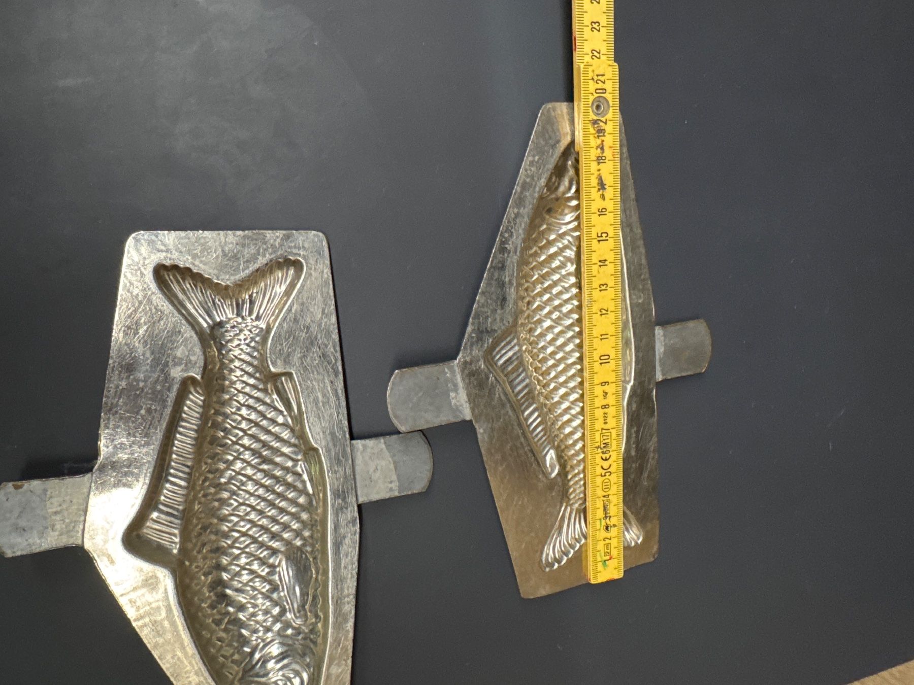 Teglie da forno: Moule chocolat schokoladenform poisson 18cm – Usato da Lajoux JU venduto da Briard0 2