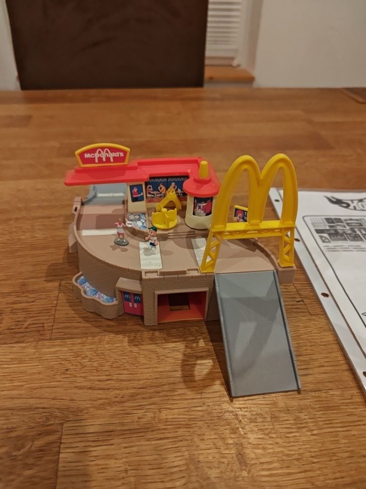 Hot Wheels Giocattoli: Hot Wheels McDonald's Playset – Usato da Wittenbach venduto da stefange