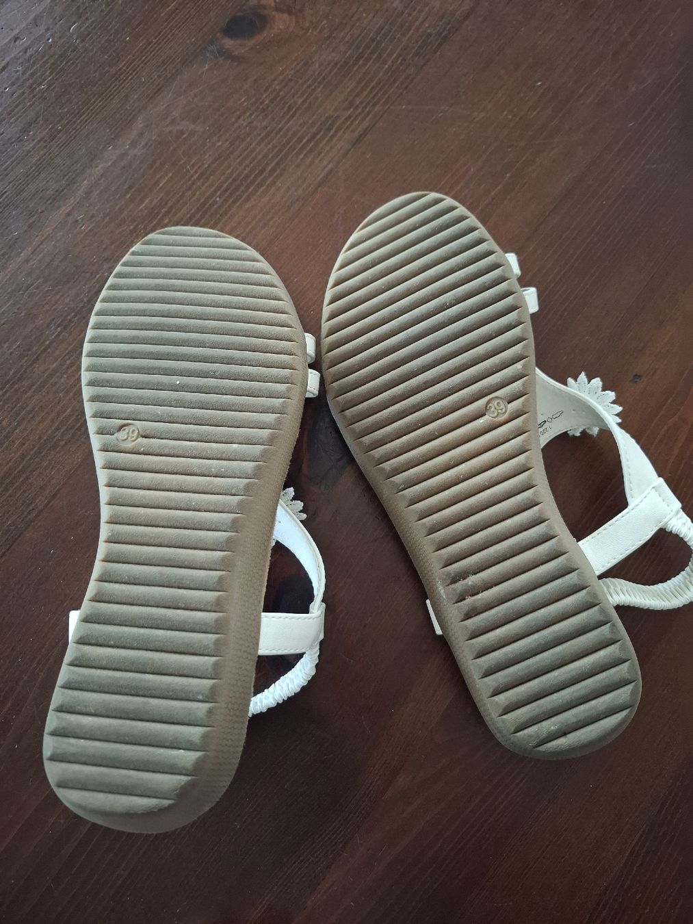 Scarpe da donna: Sandalen Gr 39 – Usato da Hätzingen venduto da Snoopi84 2