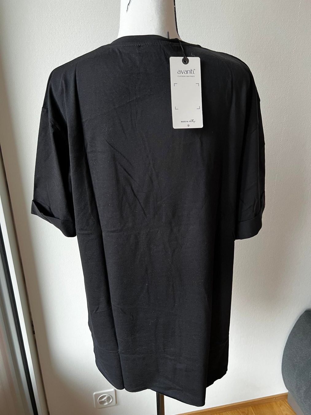 T-shirts: Neues T-Shirt M 100%Cotton – Neuf avec emballage d'origine à Riehen par edu_92w7 4