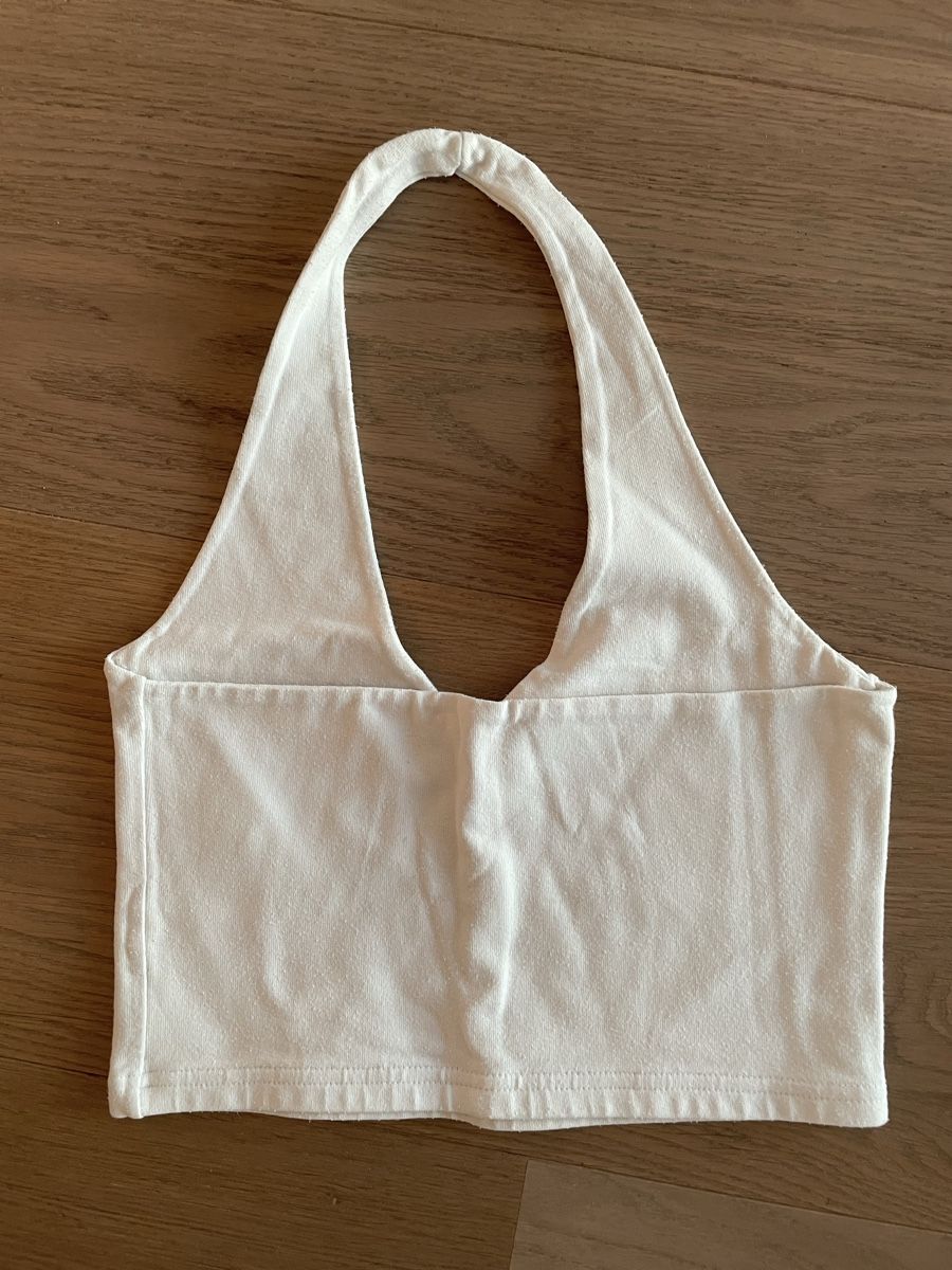 Brandy Melville Top: Neckholder top von Brandy Melville – Usato da Muttenz venduto da lil_cs6m 1