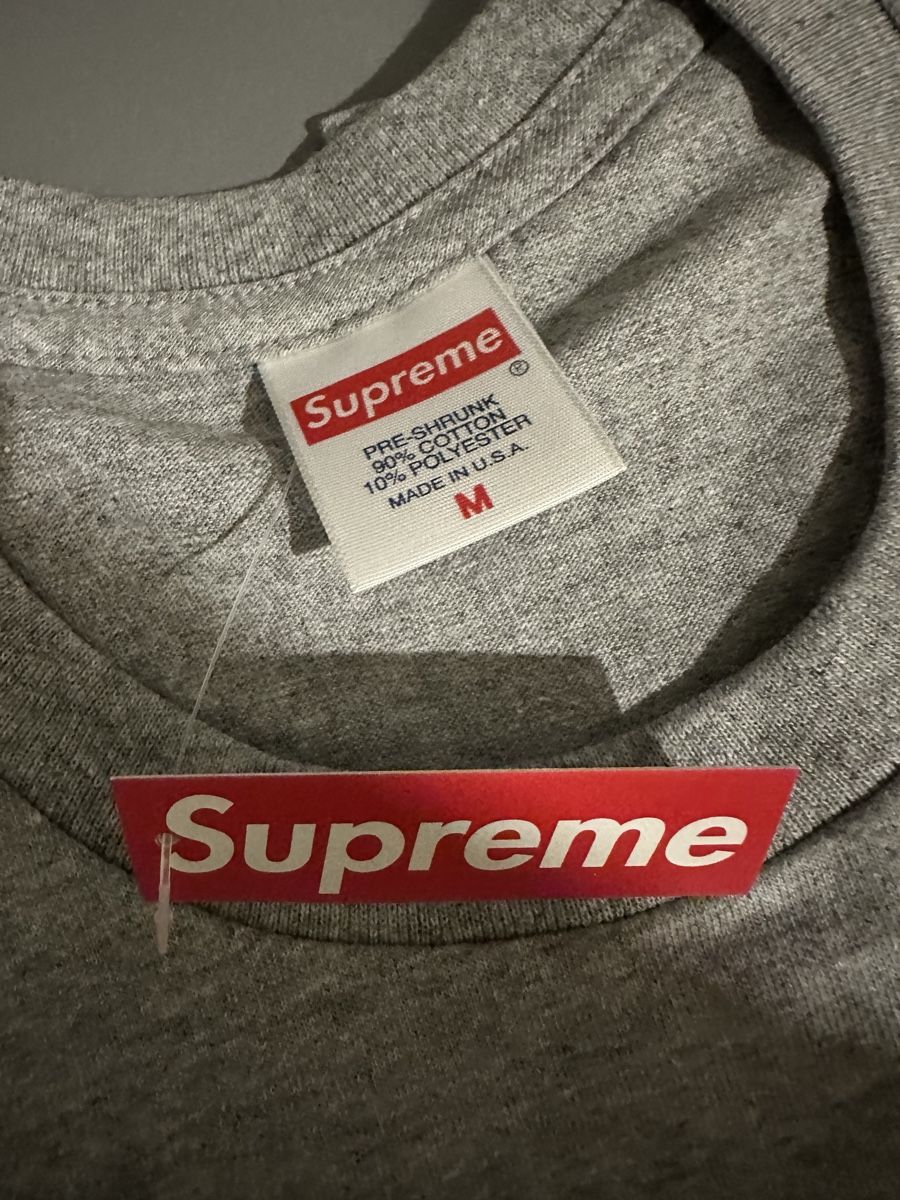 Supreme T-shirt: Supreme Tee – Nuovo e nell'imballaggio originale da Obfelden venduto da deisy2 1