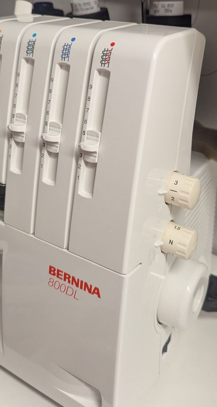 Bernina Macchine da cucire: Surjeteuse Bernina 800DL comme neuve – Nuovo (secondo la descrizione) da Peseux venduto da Alix26 1