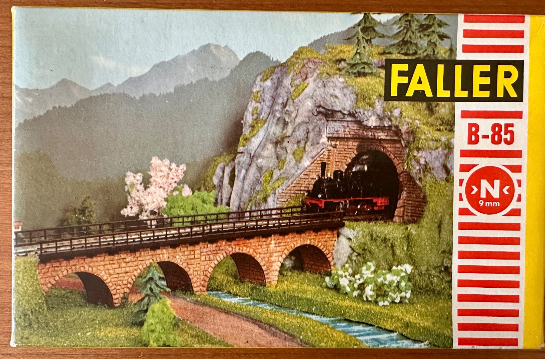 Faller Trains électriques: Faller B-85 N Brücke gerade – Neuf avec emballage d'origine à Burgdorf par Gedora