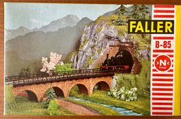 Faller B-85 N Brücke gerade