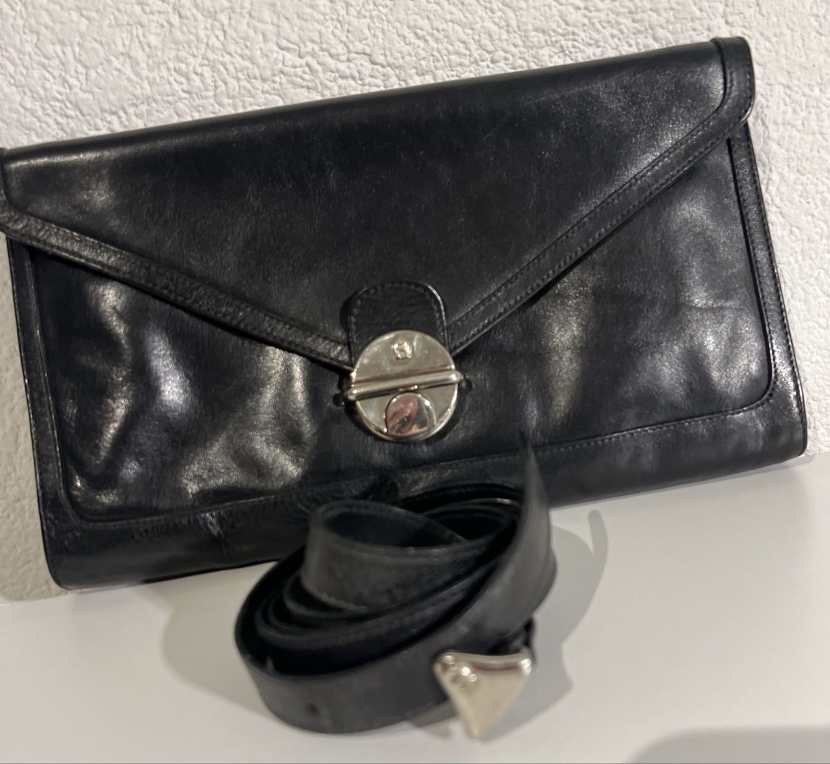 Aigner Borse da donna: Pochette en cuir Étienne Aigner – Usato da St-Pierre-Clages venduto da ste_xk6p 6