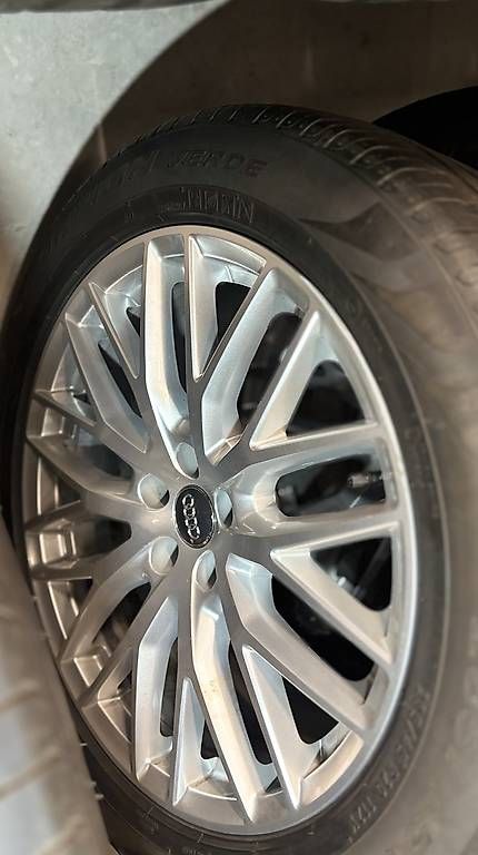 Audi Pneumatici & Ruote complete: Q7 Räder – Usato da Wimmis venduto da TheCarnet 2