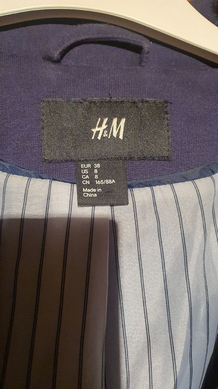 H&M Vestes: dunkelblauer Blazer Gr. 38 – D'occasion à Flawil par minggeli83 1