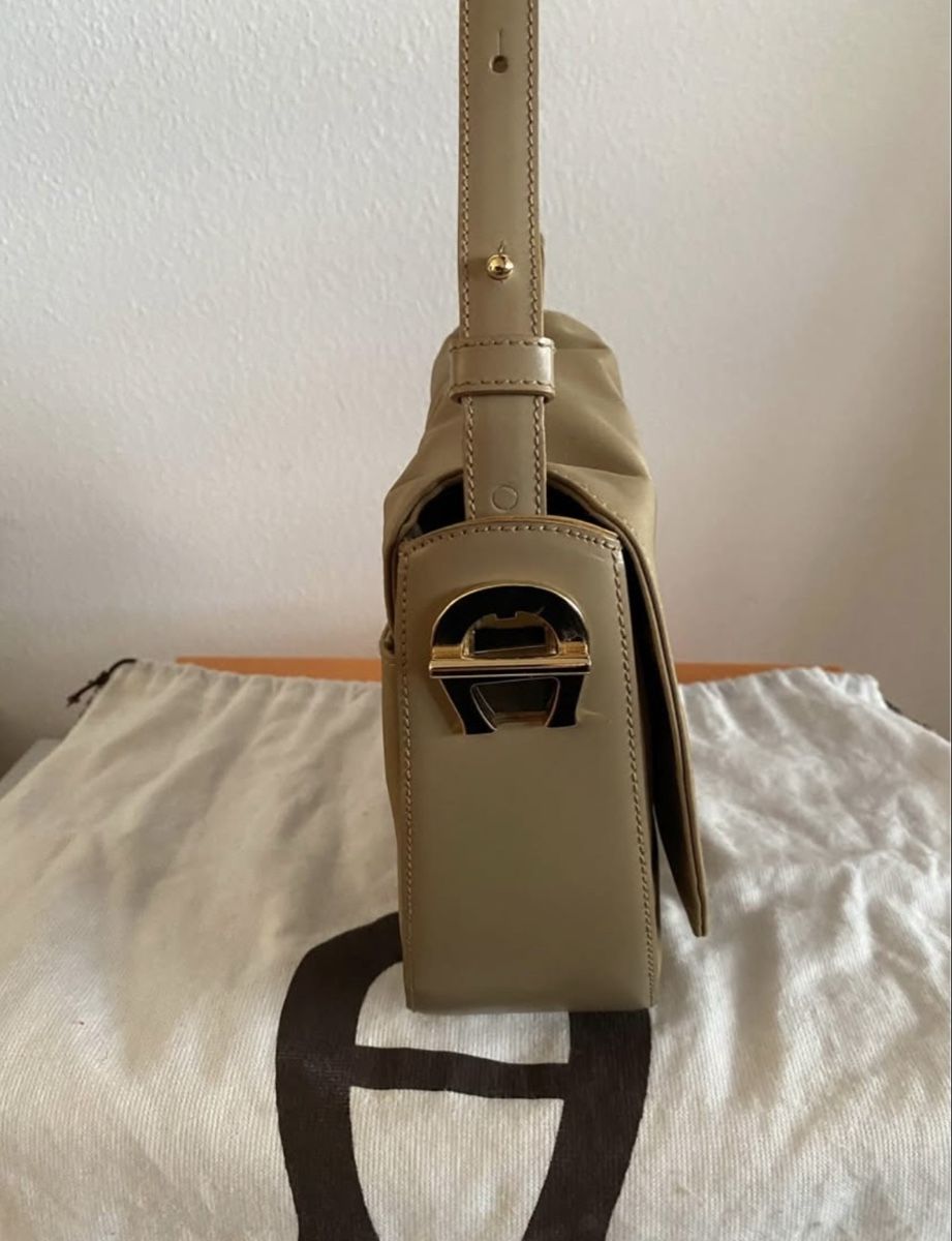Aigner Sacs femmes: Aigner Tasche – Neuf (Voir description) à Heimberg par Sabe_Frau 6