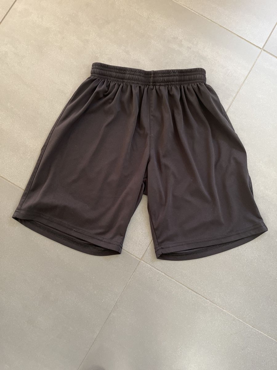 Pantaloni: Kurze Trainerhosen Grösse S – Nuovo (secondo la descrizione) da Sigriswil venduto da Krugle83