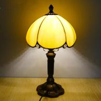 Lampe de Table vintage  en verre et résine style Tiffany
