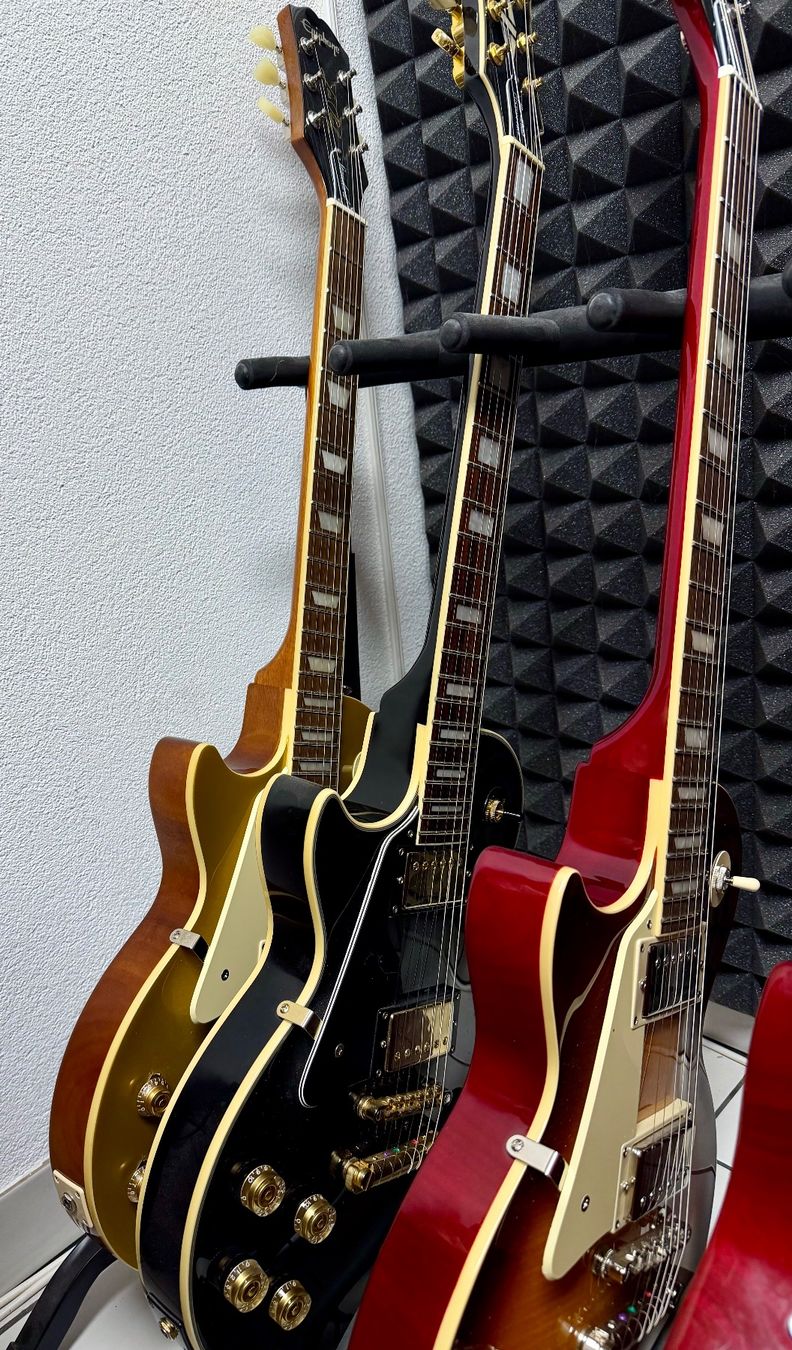 Instruments de musique: music instruments and amps – D'occasion à Mund par ideen57