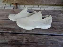 Beige Skechers Goga Max Sneakers Gr. 36 - 230536