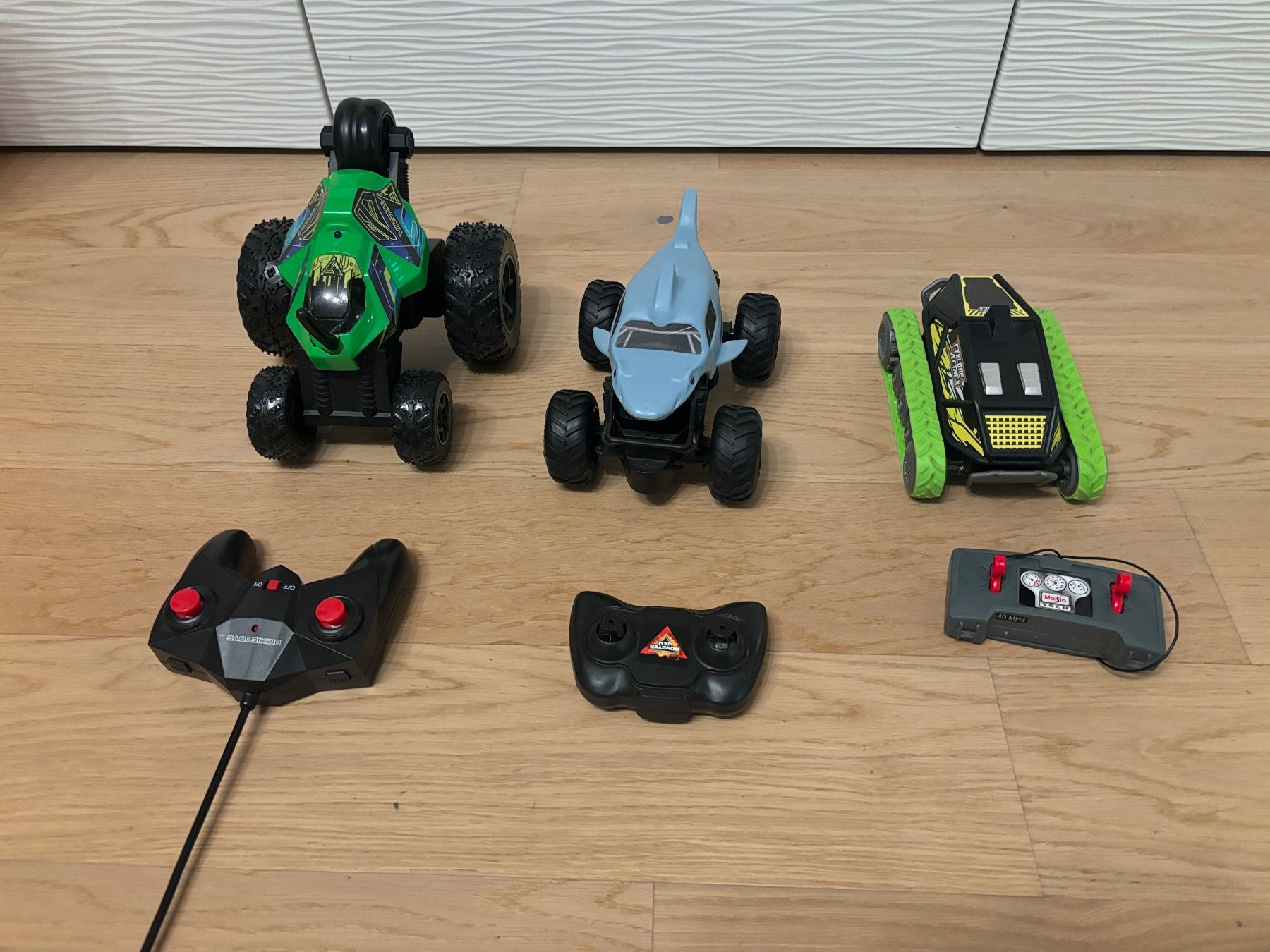 Giocattoli: 3 Remote-controlled Cars mit Batterien – Usato da Zürich venduto da pisamun 1