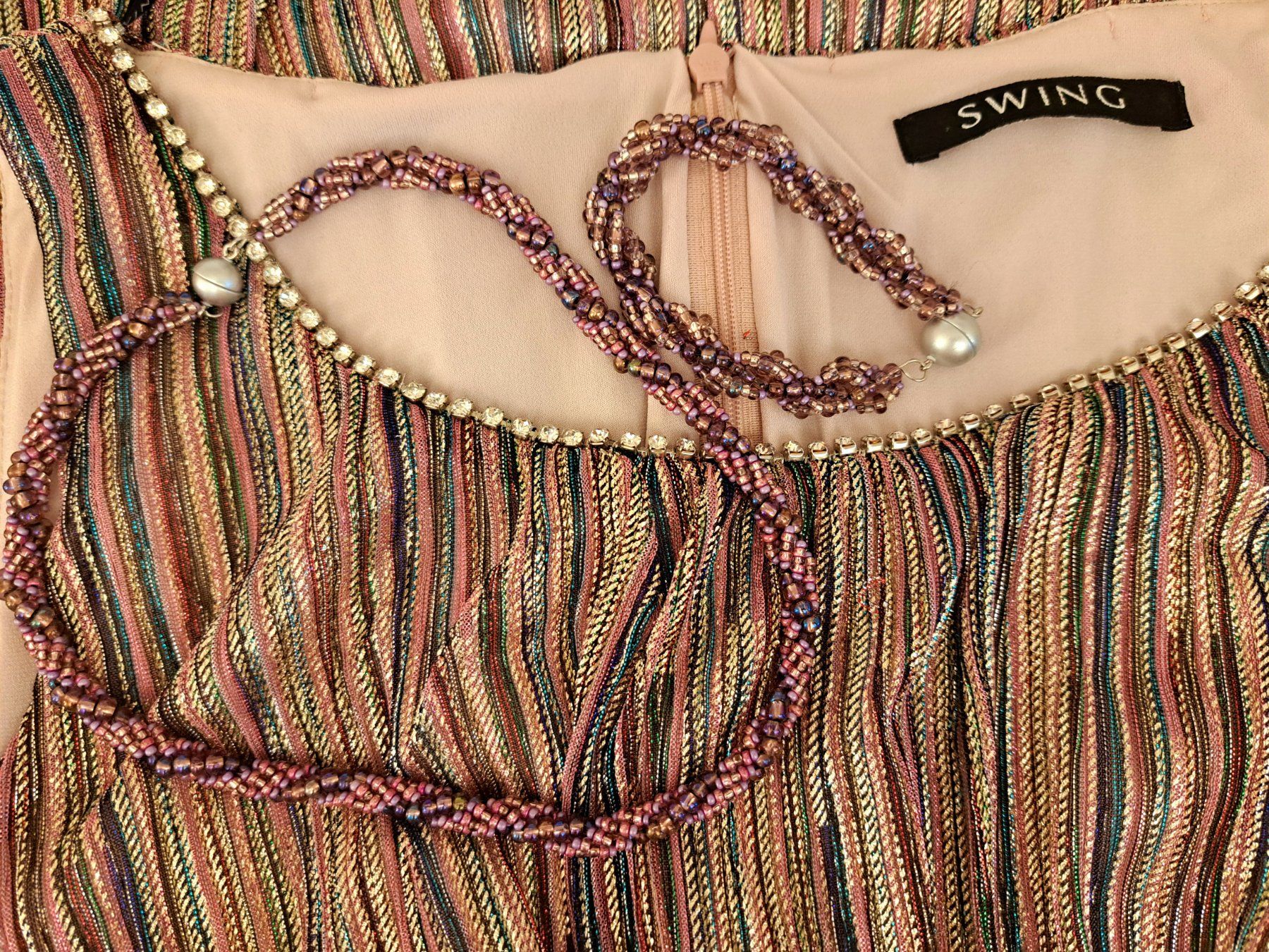 Kleider: Kleid von Swing Glitzerstoff wunderschön mit Schmuck 36 – Gebraucht aus bazenheid von salerno007 2