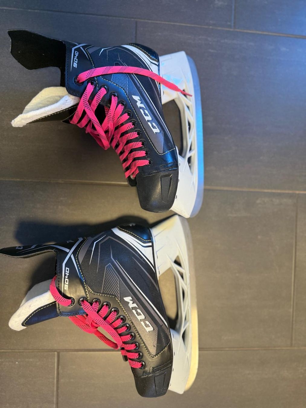 Ccm Pattini da ghiaccio: Sher-Wood Hockeyschläger + CCM Eishockeyschlittschuhe – Usato da Widnau venduto da xen_j2xg 4