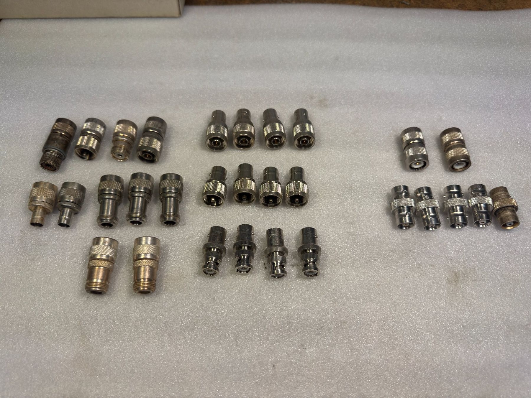 Technique de radiocom: 30 HF Stecker Typ C – D'occasion à Ins par funkflieger