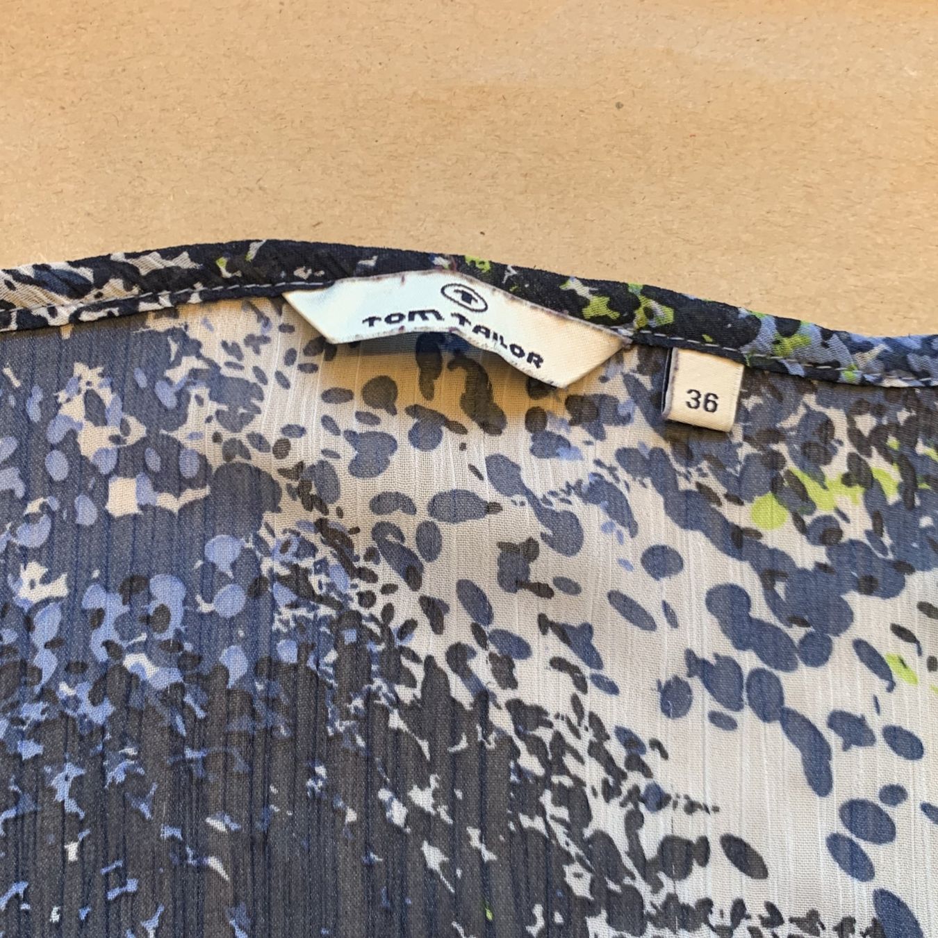 Tom Tailor Camicette: Tom Tailor ärmelloses Top in Blau-Limette – Usato da Chalais venduto da Decoarts.art 3