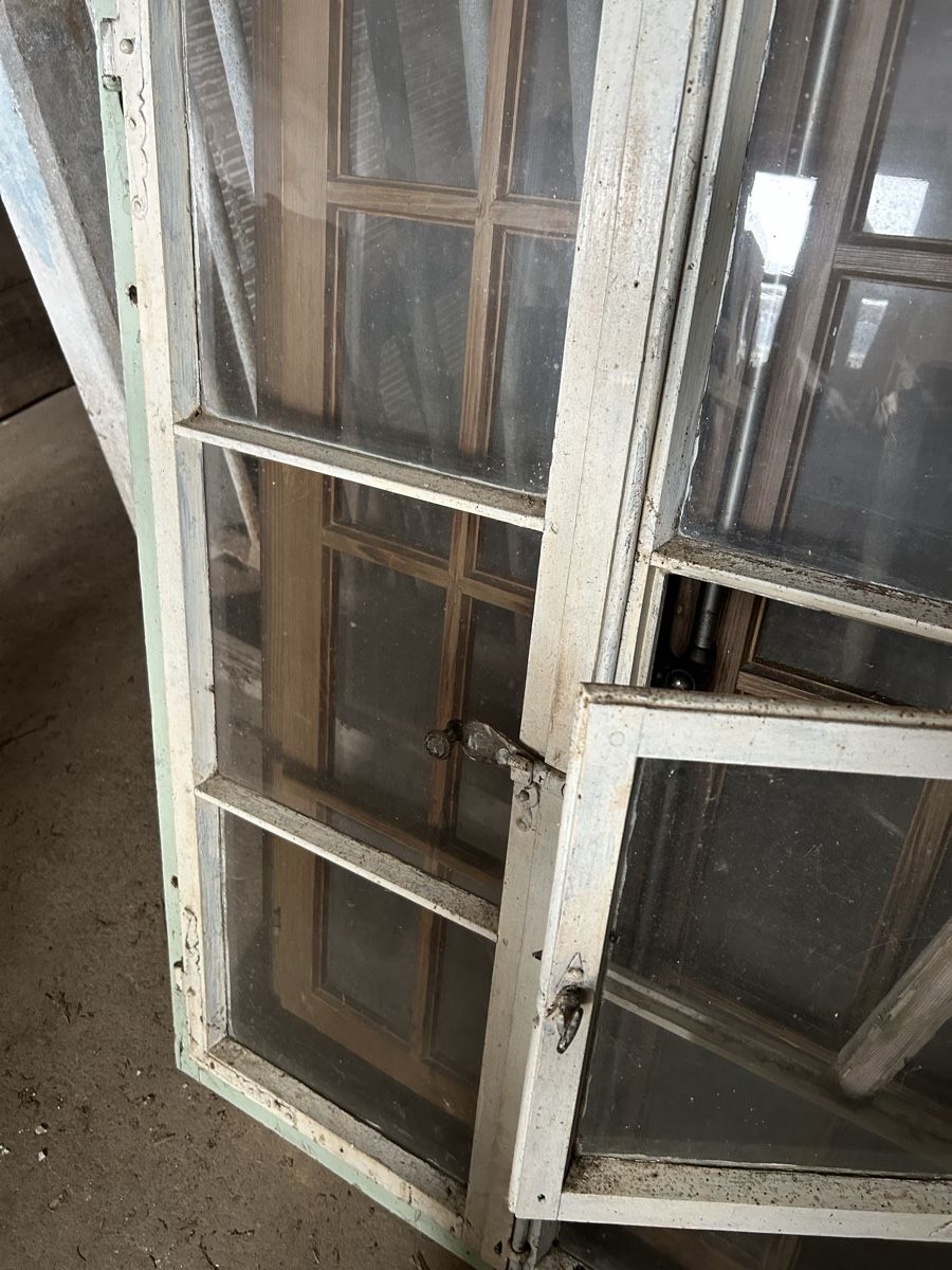 Fenster: Spezielles altes Fenster – Gebraucht aus Gwatt (Thun) von ate_6ng8 2