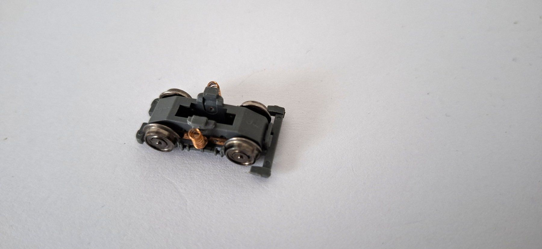 Hobbytrain Modellini di ferrovie: Hobbytrain Drehgestell zu rot oder blauen Pfeil SBB – Usato da Biberist venduto da Ntrains 2