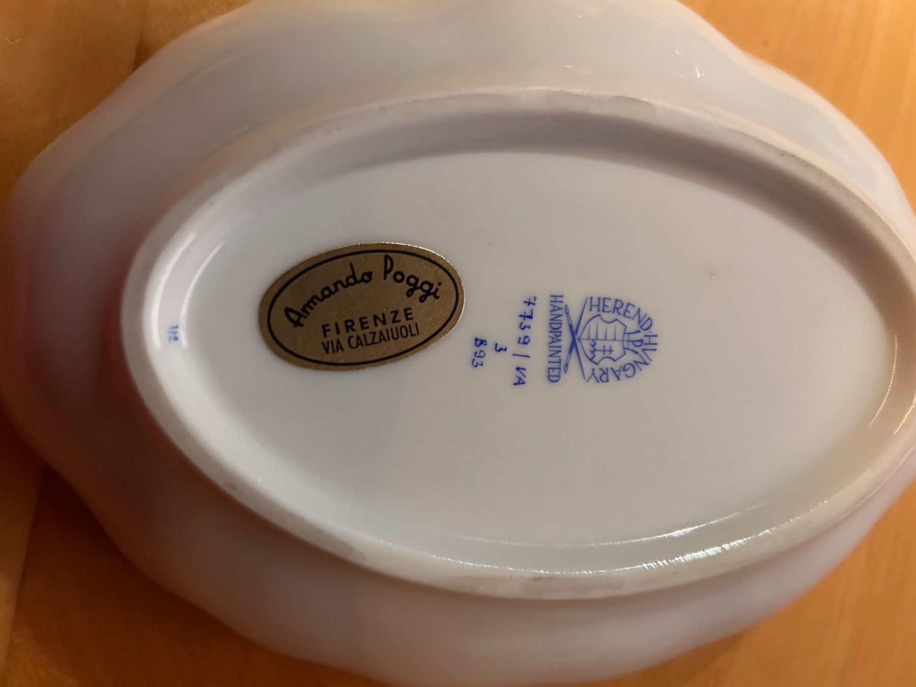 Herend Ciotole: Herend Schale Blumen Dekor handbemalt Goldrand – Usato da Gais venduto da Jelisandie 1