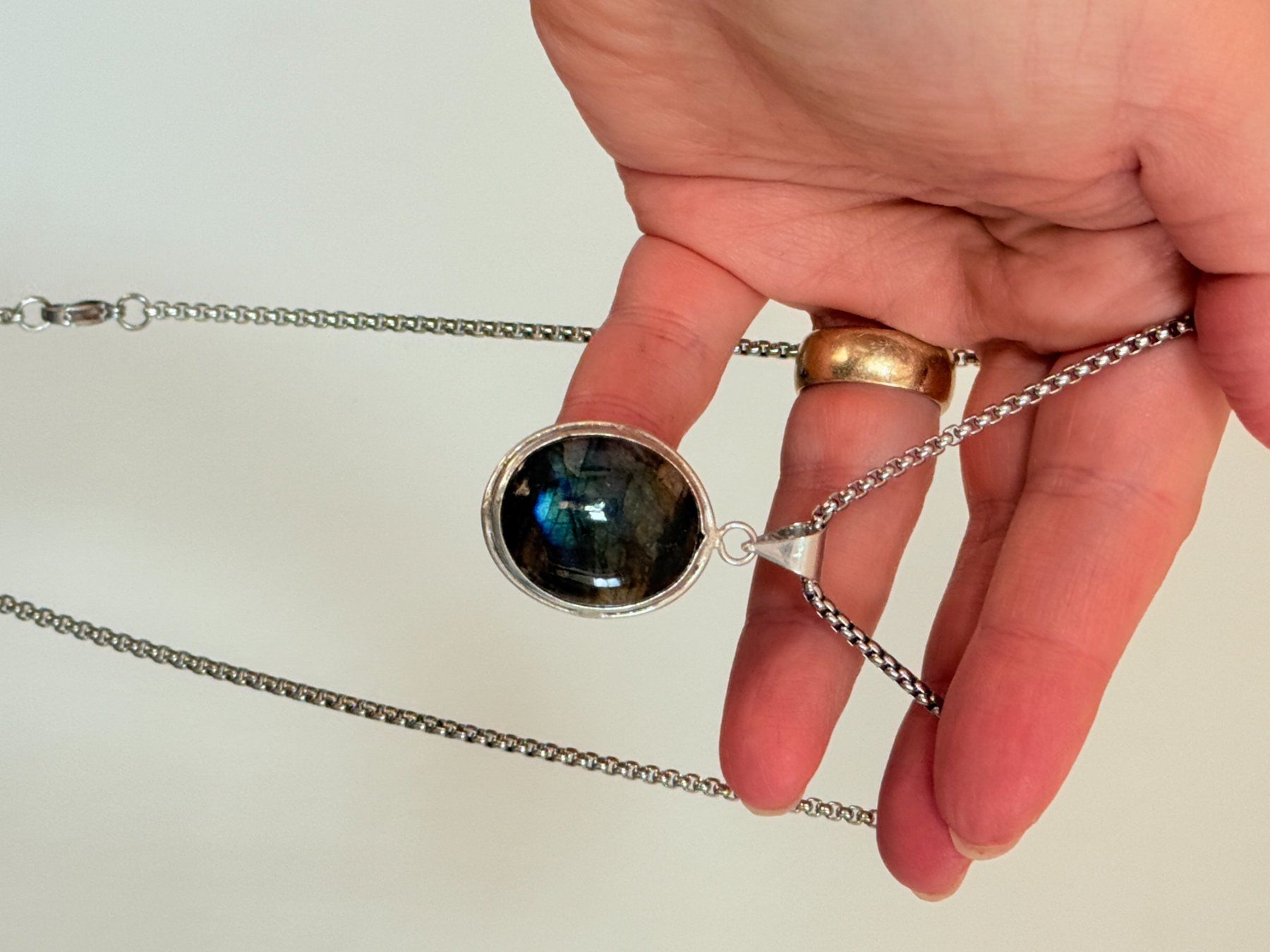 Catenine: Collier Labradorite✨ Pendentif Unique – Nuovo e nell'imballaggio originale da Genève venduto da AGBERG 1