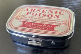 Blechdose Dose ARSENIC POISON Pillendose Blech Springdeckel