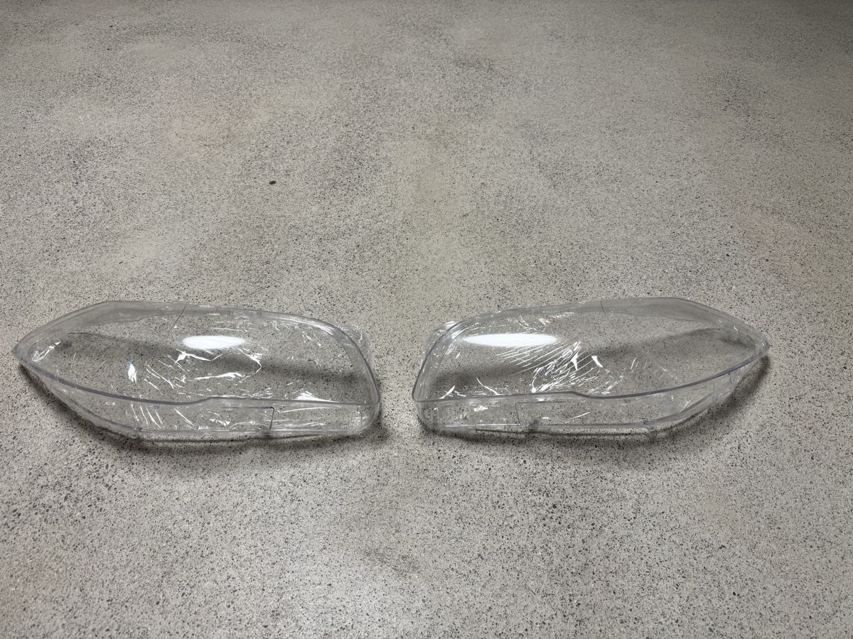 BMW Tutti pezzi di ricambio auto: Scheinwerfer Glas Bmw F10 NEU – Nuovo e nell'imballaggio originale da Meilen venduto da SimoKutlin46