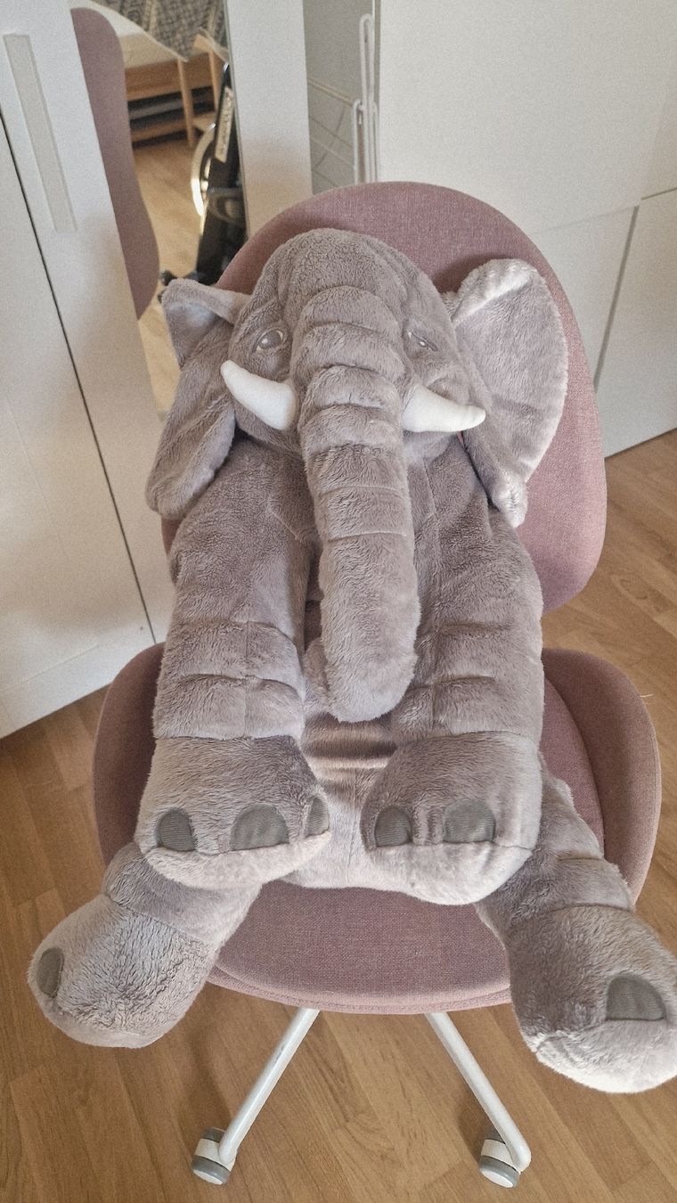 Ikea Giocattoli: Giant Plush Elephant Toy  – Nuovo (secondo la descrizione) da Bonstetten venduto da aga_5x7x