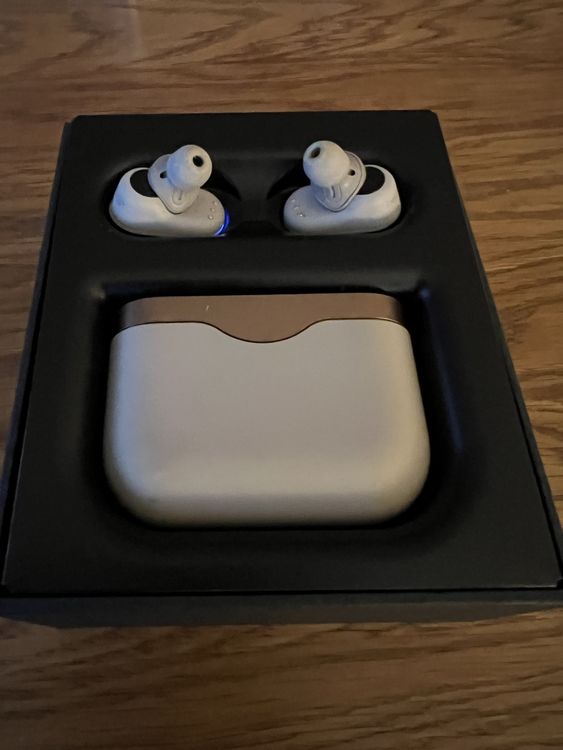 Sony 1000XM3 wireless noise cancelling in ear headphones 3