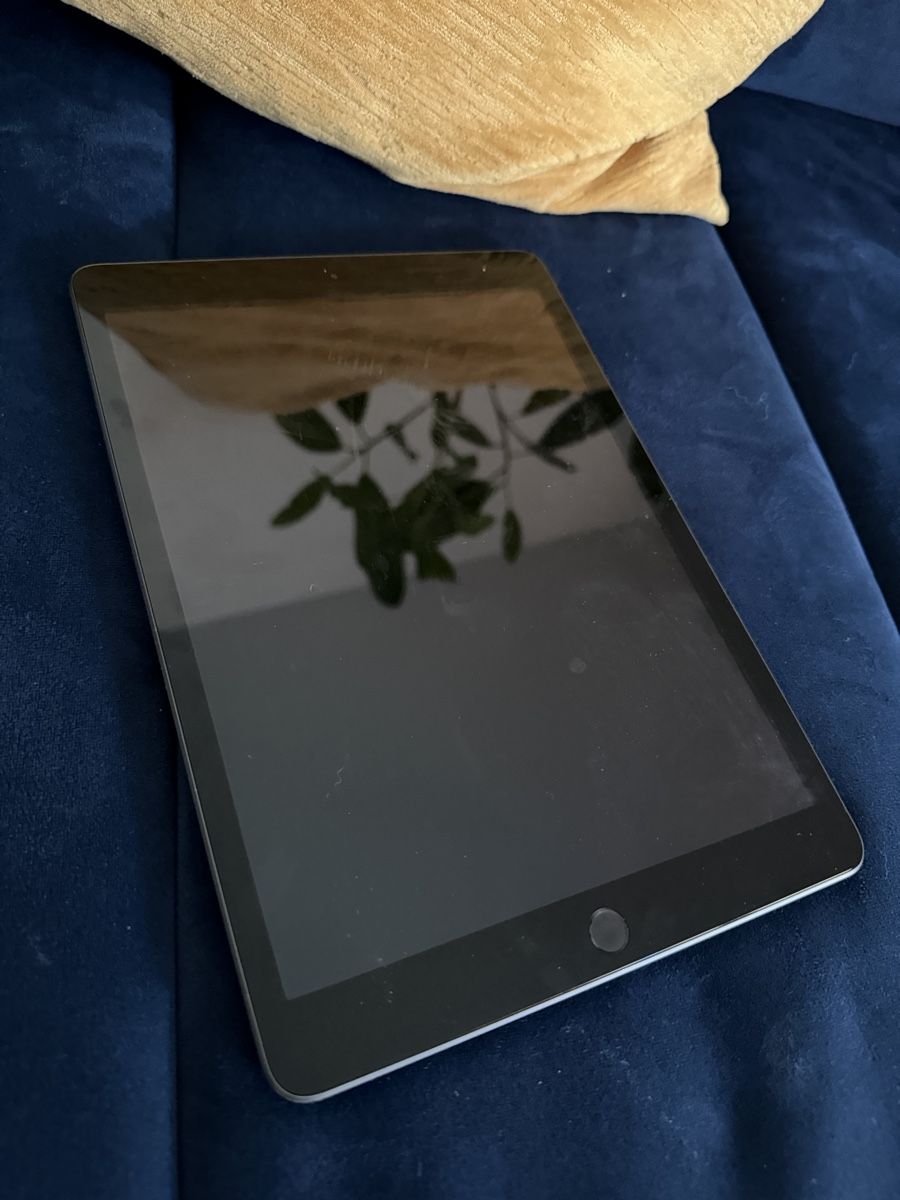 Apple Tablet PC: iPad 7th Generation – Usato da Zürich venduto da jon_8nhk 4