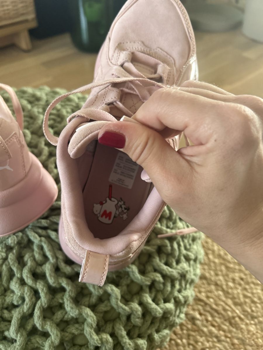 Puma Scarpe da donna: Hello Kitty Sanrio Sneaker/Puma Nova 2 – Nuovo (secondo la descrizione) da Aarberg venduto da lep_qc92 4