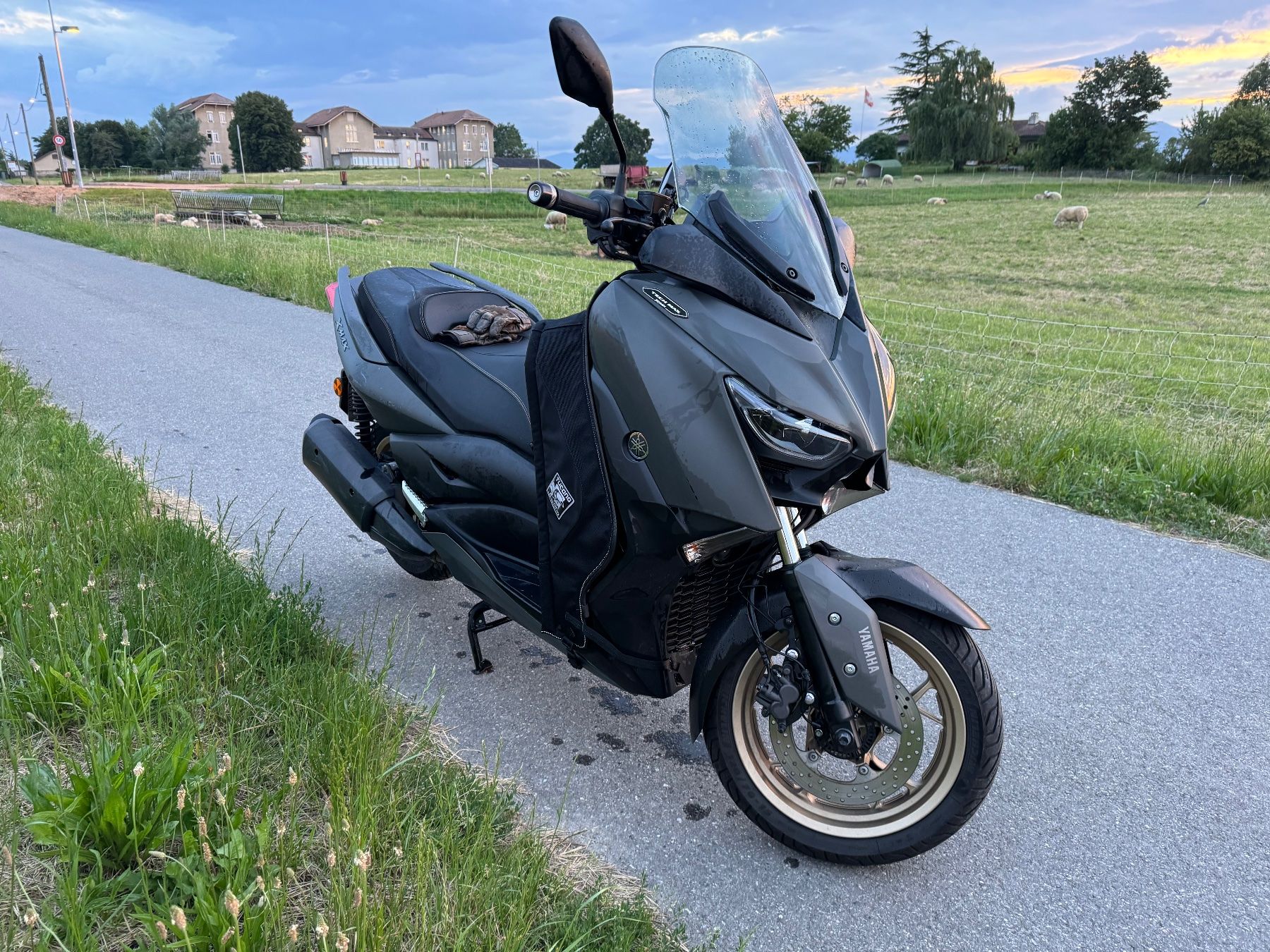 Yamaha Scooter: Yamaha Xmax 300 Tech Max – Usato da Anières venduto da tob_nd9x 4