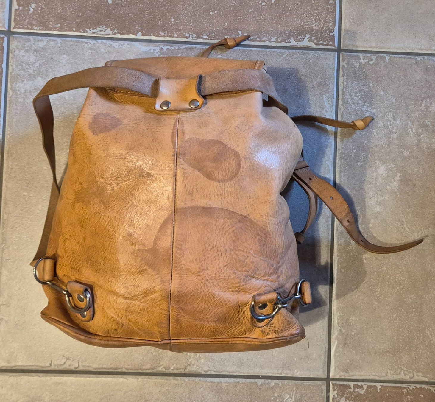 Rucksäcke: Leder Rucksack Rindsleder mit Aussentasche – Gebraucht aus Neerach von SilliS 3