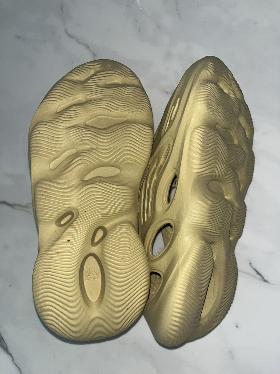Scarpe da uomo: Yeezy Foam Runner Gr 43 - Original - Grün – Usato da Oberrohrdorf venduto da S.Marisa 2