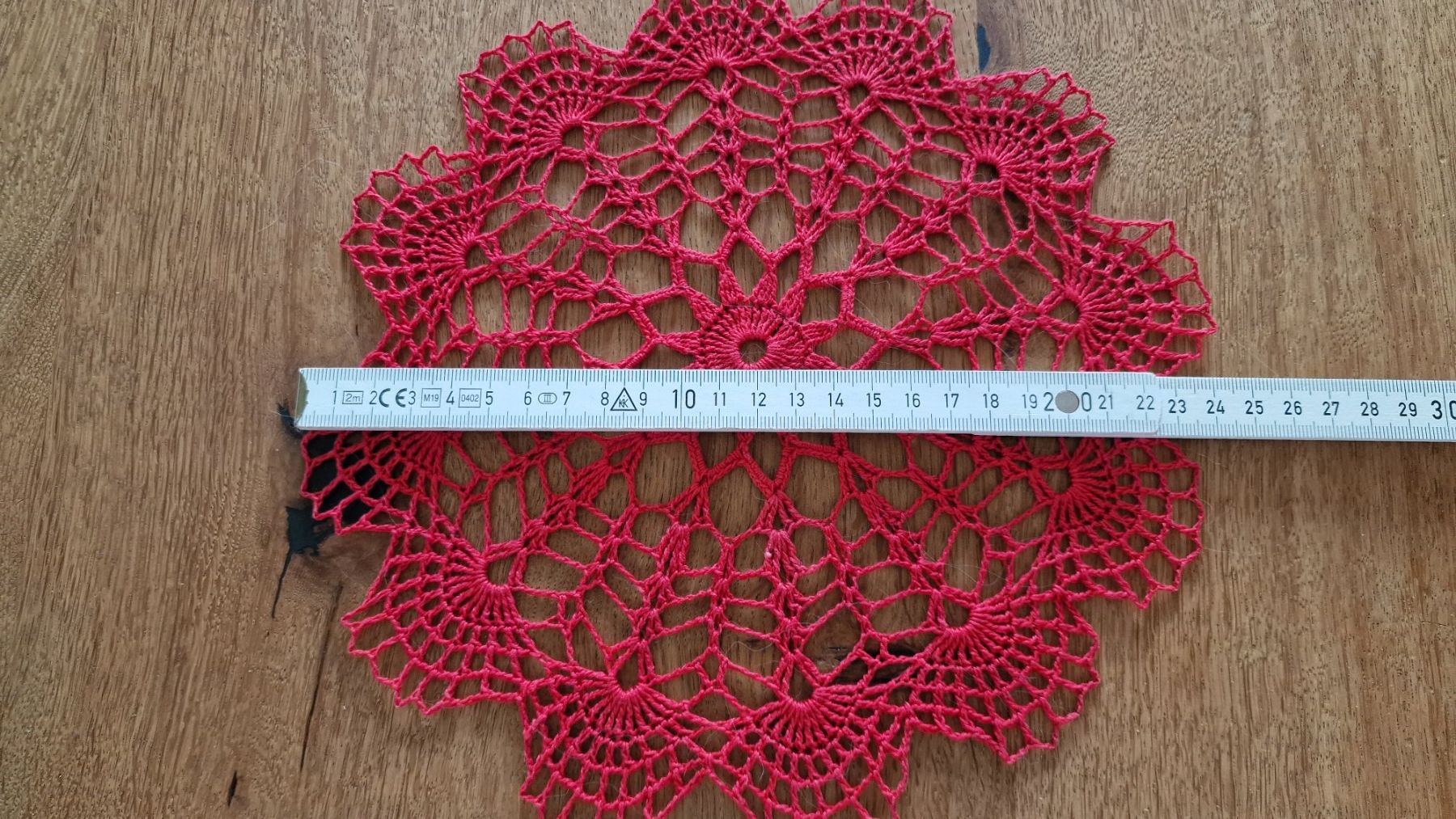 Altra biancheria da tavola: Platzdeckchen, 24 cm, Handarbeit – Usato da Rütihof venduto da tweedy123 1
