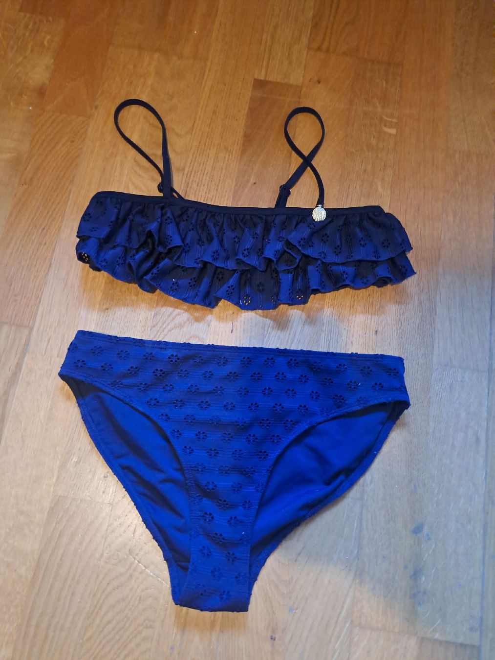H&M Badekleider & Bikinis: Bikini und Bikinihose, Gr.140 – Gebraucht aus Büren an der Aare von trecine