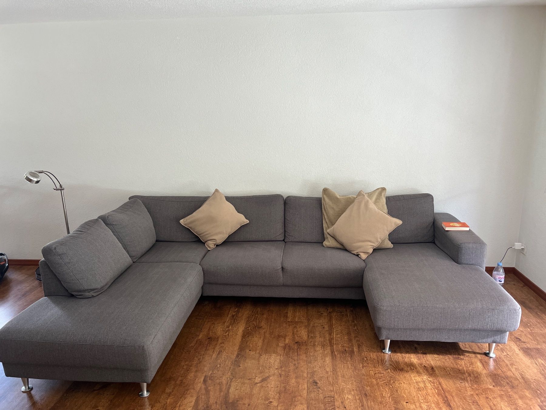 Livique Sofas: L-Sofa dunkelgrau – Gebraucht aus Thürnen von donvito677