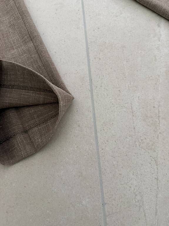 Pantaloni: Leinenhose Gr. L Bügelfrei – Usato da Merlischachen venduto da GlamGarb 2