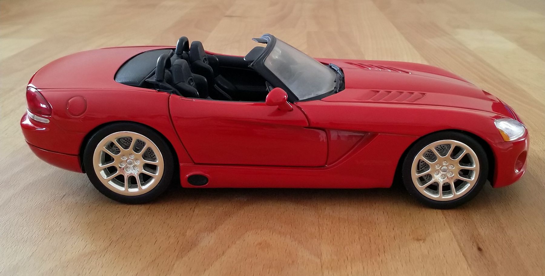 Dodge Modellini d'auto: Dodge Viper SRT10 – Usato da Yverdon-les-Bains venduto da pri_x6j6 3