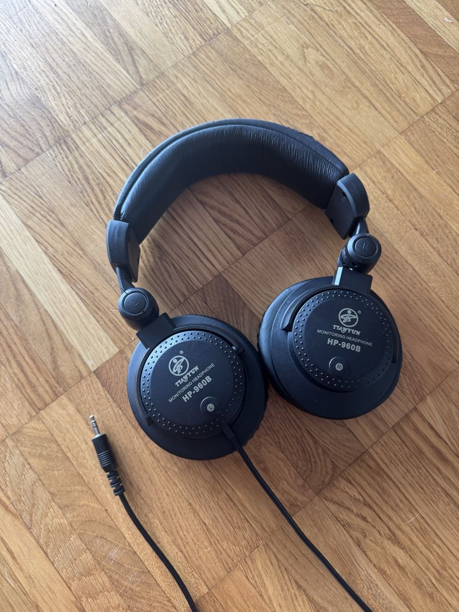 Hercules Mischpulte: Hercules 200 mk2 avec système audio inclus – Gebraucht aus Yvonand von adg_r9h7 7